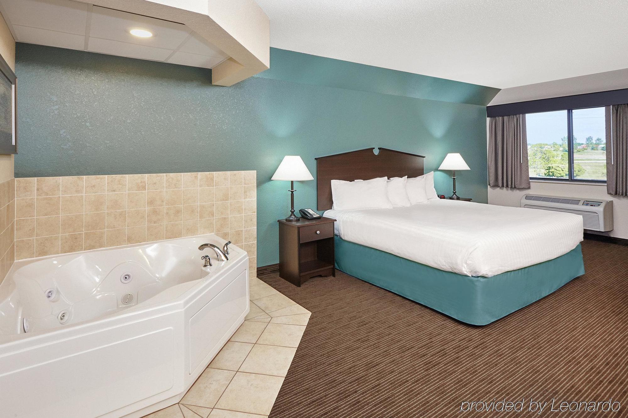Americinn By Wyndham Green Bay East Bagian luar foto